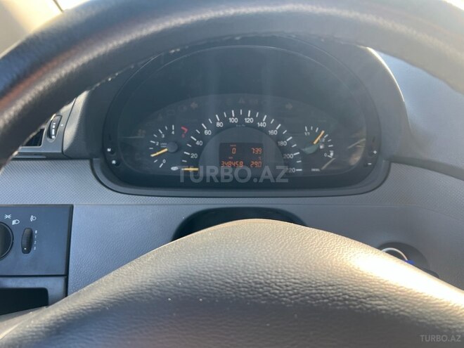 Mercedes Vito 115-8