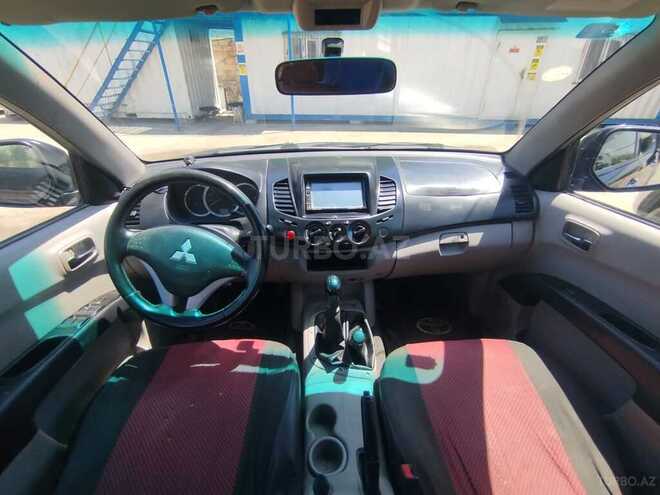Mitsubishi L200 2011, 342,000 km - 2.5 l - Bakı