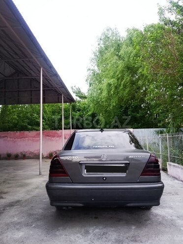 Mercedes C 180 1995, 400,000 km - 1.8 л - Ucar