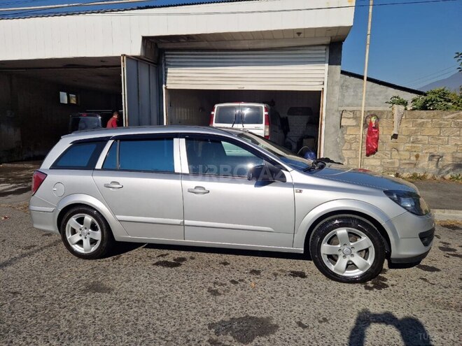 Opel Astra 2006, 260,000 km - 1.4 l - Balakən