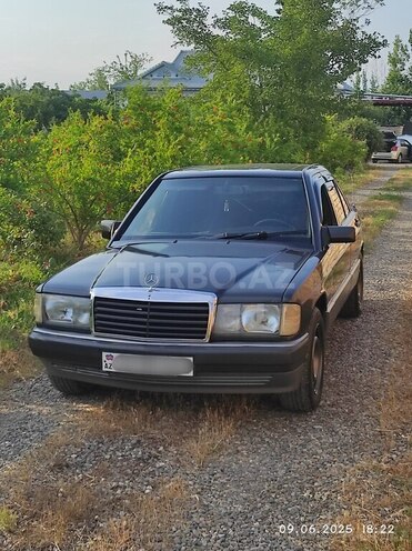 Mercedes 190 1992, 400,000 km - 1.8 л - Şirvan