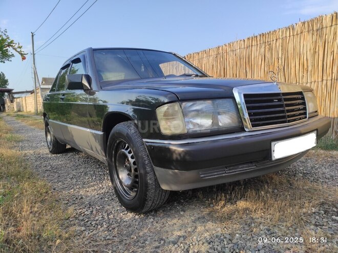 Mercedes 190 1992, 400,000 km - 1.8 л - Şirvan