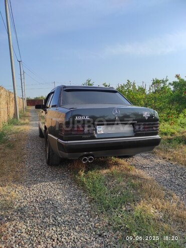 Mercedes 190 1992, 400,000 km - 1.8 л - Şirvan