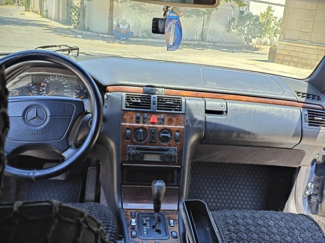 Mercedes E 240 1999, 450,000 km - 2.4 l - Bakı