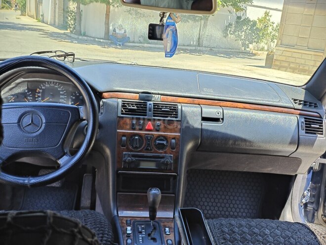 Mercedes E 240 1999, 450,000 km - 2.4 l - Bakı