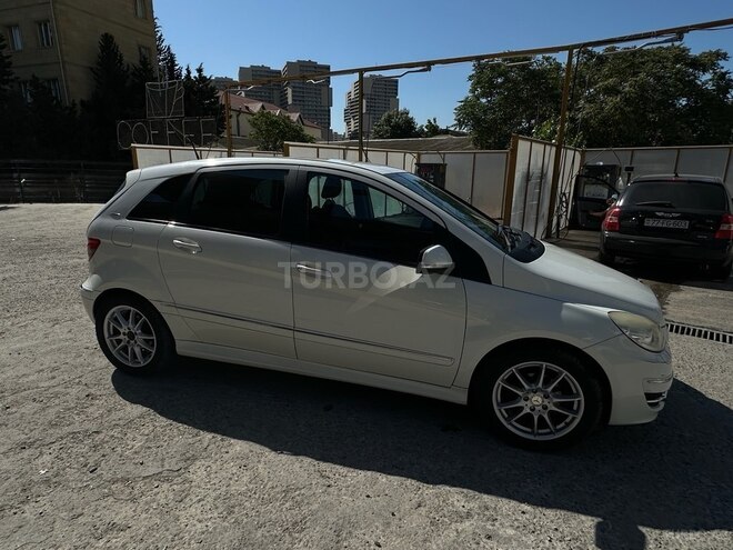 Mercedes B 180 2010, 106,000 km - 1.7 l - Bakı