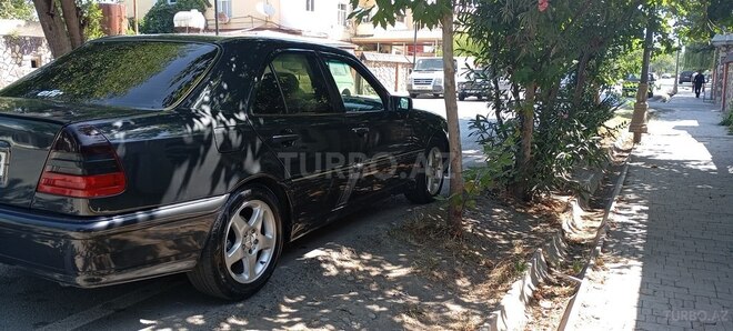 Mercedes C 220 1995, 612,506 km - 2.2 l - Beyləqan