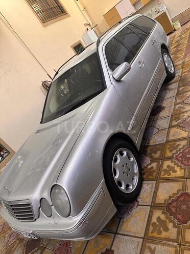 Mercedes E 220 d 2001, 200,000 km - 2.2 л - Bərdə