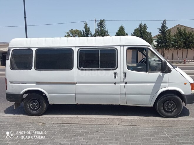 Ford Transit-3