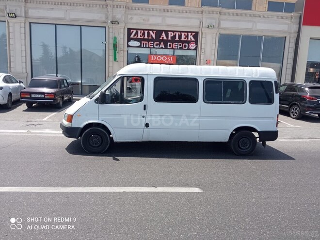 Ford Transit-5