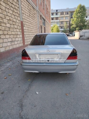 Mercedes C 220 d 2000, 385,000 km - 2.2 л - Gəncə