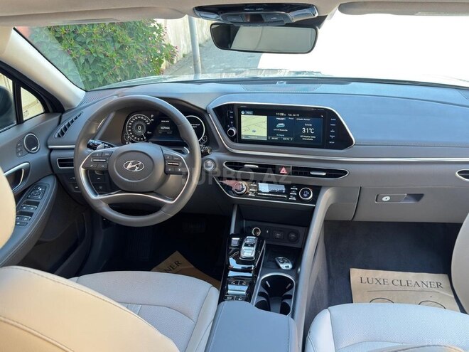 Hyundai Sonata-14