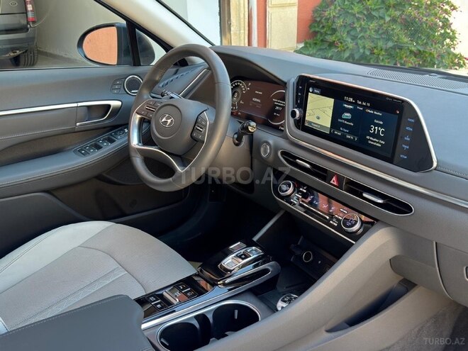 Hyundai Sonata-21