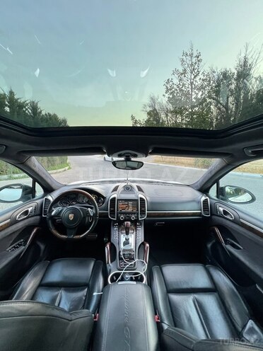 Porsche Cayenne-10