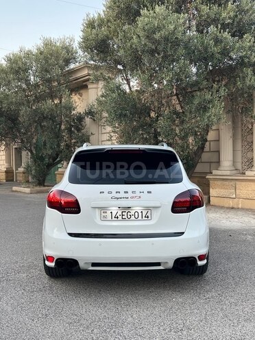 Porsche Cayenne-6