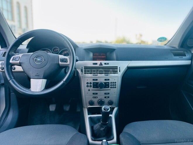 Opel Astra 2007, 203,000 km - 1.4 л - Bakı