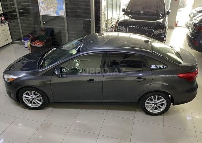 Ford Focus-7