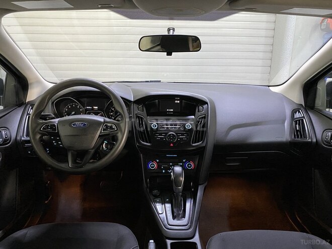 Ford Focus-14