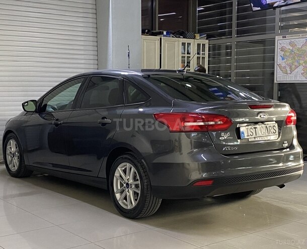 Ford Focus-9