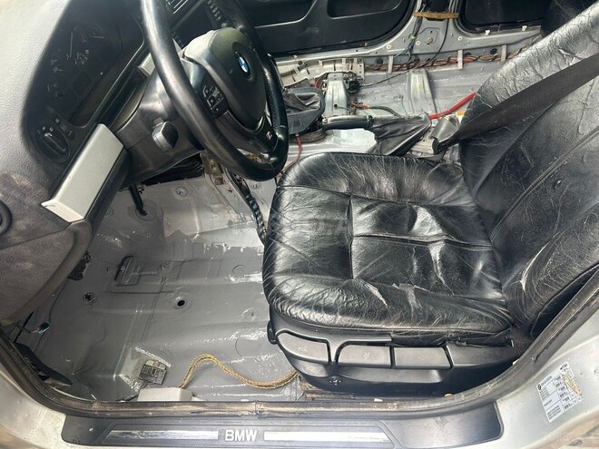BMW 523 1997, 320,000 km - 2.5 l - Bakı