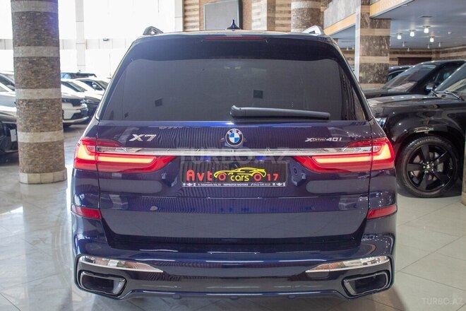 BMW X7-8