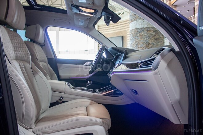 BMW X7-18