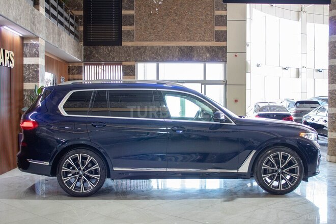 BMW X7-6
