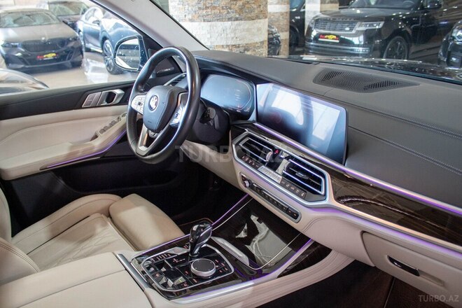 BMW X7-16