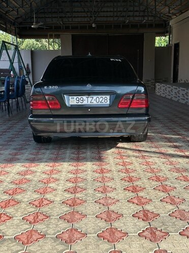 Mercedes E 270 2001, 475,000 km - 2.7 l - Bakı