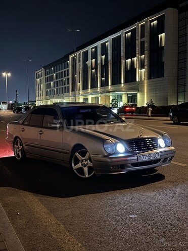 Mercedes E 240 2000, 250,000 km - 2.6 l - Bakı