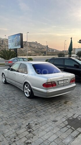 Mercedes E 240 2000, 250,000 km - 2.6 l - Bakı