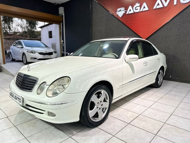 Mercedes E 240-1