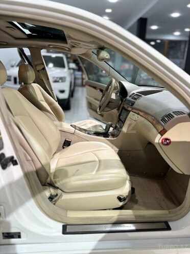 Mercedes E 240-10