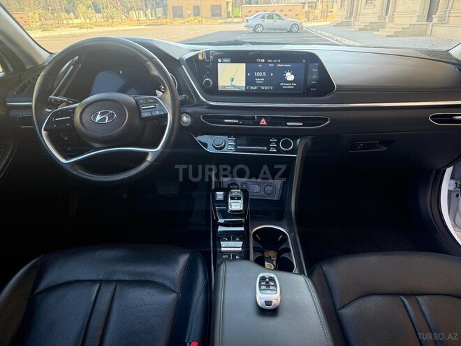 Hyundai Sonata-11