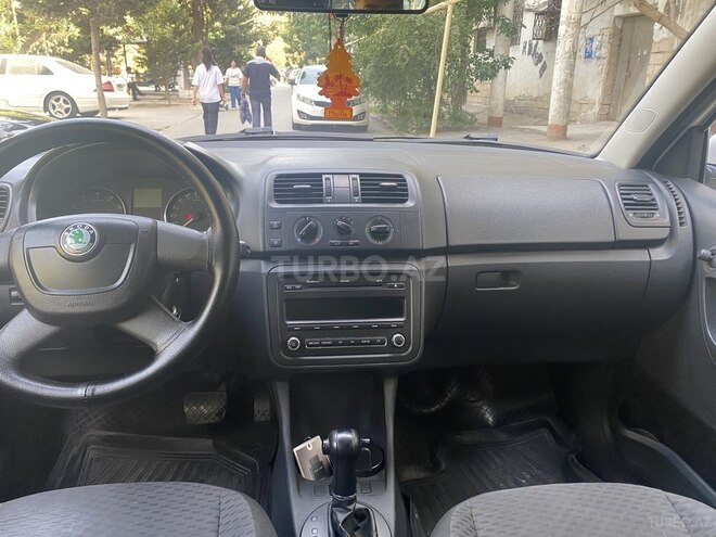Skoda Fabia 2012, 330,000 km - 1.6 l - Bakı