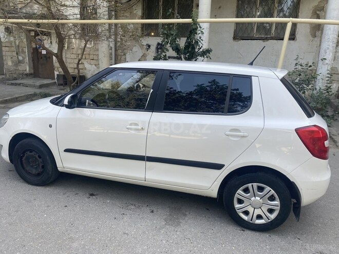 Skoda Fabia 2012, 330,000 km - 1.6 l - Bakı