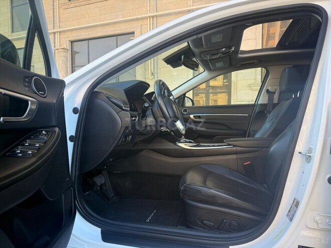 Hyundai Sonata-14