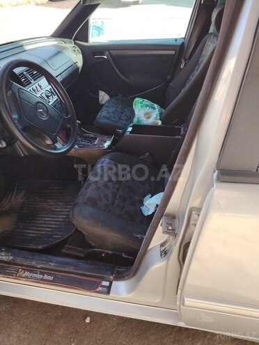 Mercedes C 220 d 2000, 200,000 km - 2.2 л - Bakı