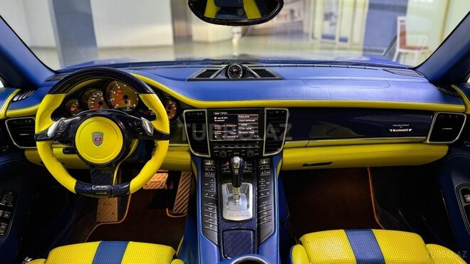 Porsche Panamera Turbo S-10