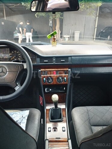 Mercedes E 200 d 1994, 300,000 km - 2.0 l - Bakı
