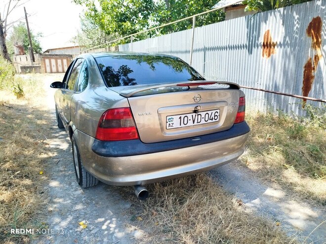 Opel Vectra 1996, 300,000 km - 1.8 l - Şəki