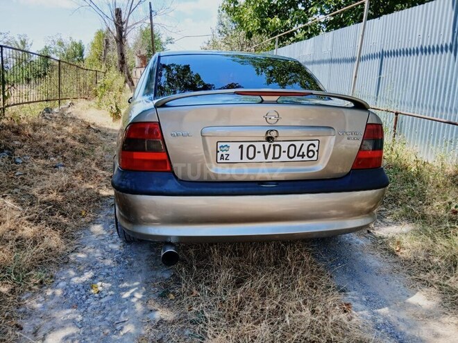 Opel Vectra 1996, 300,000 km - 1.8 l - Şəki