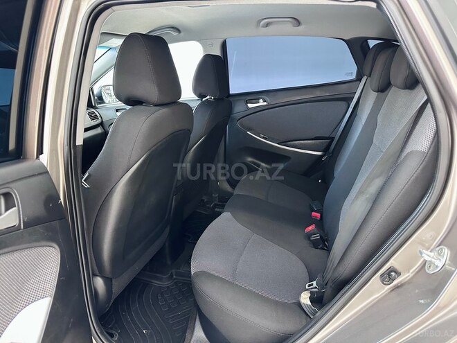 Hyundai Accent-10