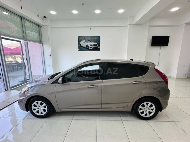 Hyundai Accent-18
