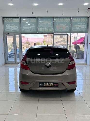 Hyundai Accent-21