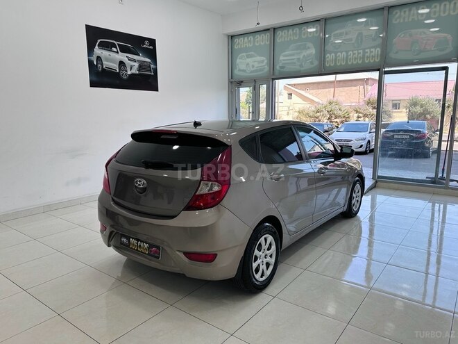 Hyundai Accent-20