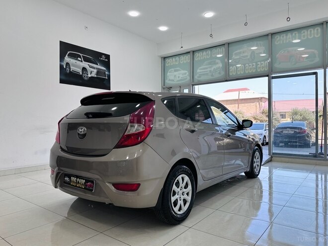 Hyundai Accent-23