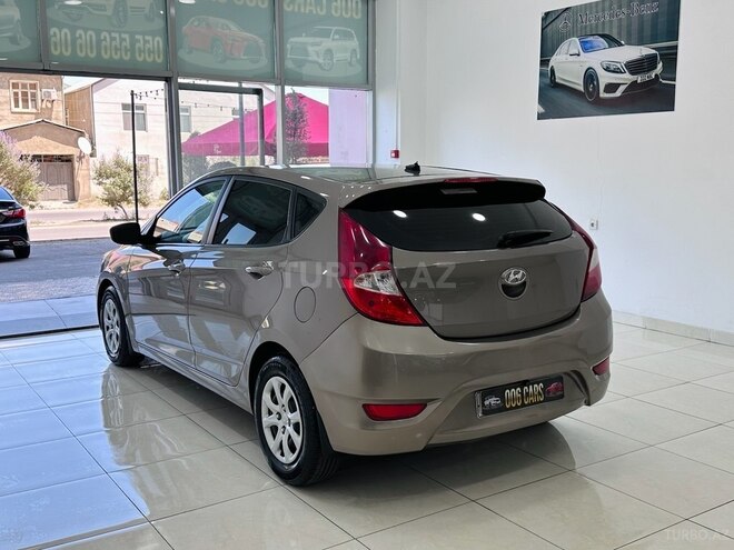 Hyundai Accent-22