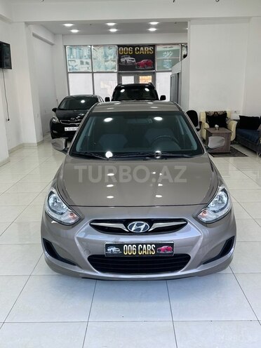 Hyundai Accent-29