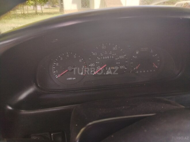 Kia Sportage 2000, 199,678 km - 2.0 l - Qax